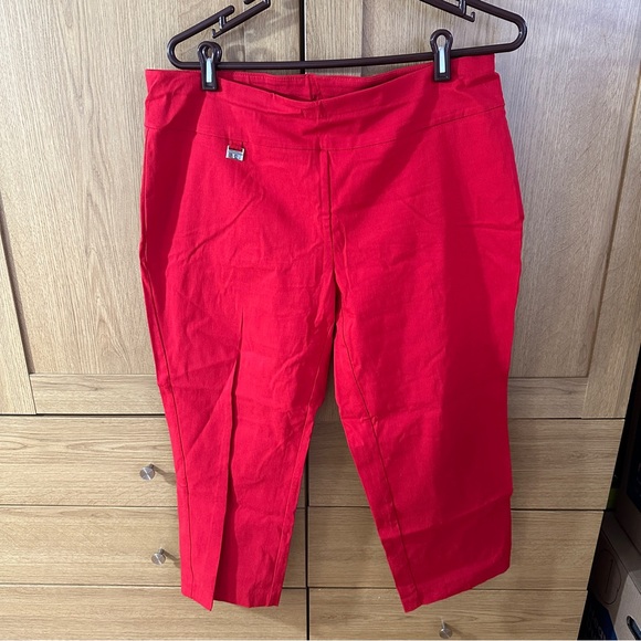 Women’s Alfani Red Cropped Crapi Pants - Picture 3 of 16